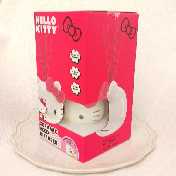 Hello Kitty Ceramic Reed Diffuser Set - Picture 2 of 10